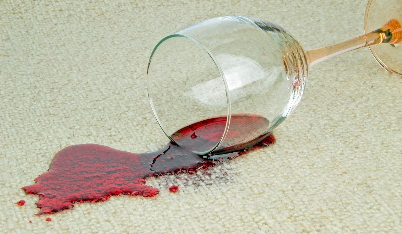 manchas de vino en alfombras