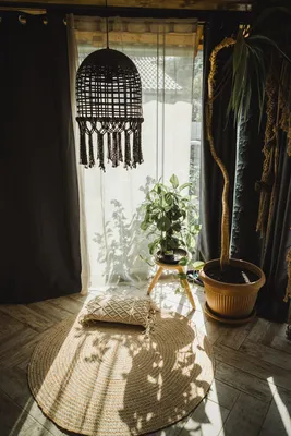 Fotografía de la decoración Slow Deco en el interior de una vivienda con cortinas incorporadas